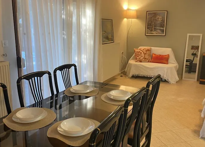 Garden View Home In Makri